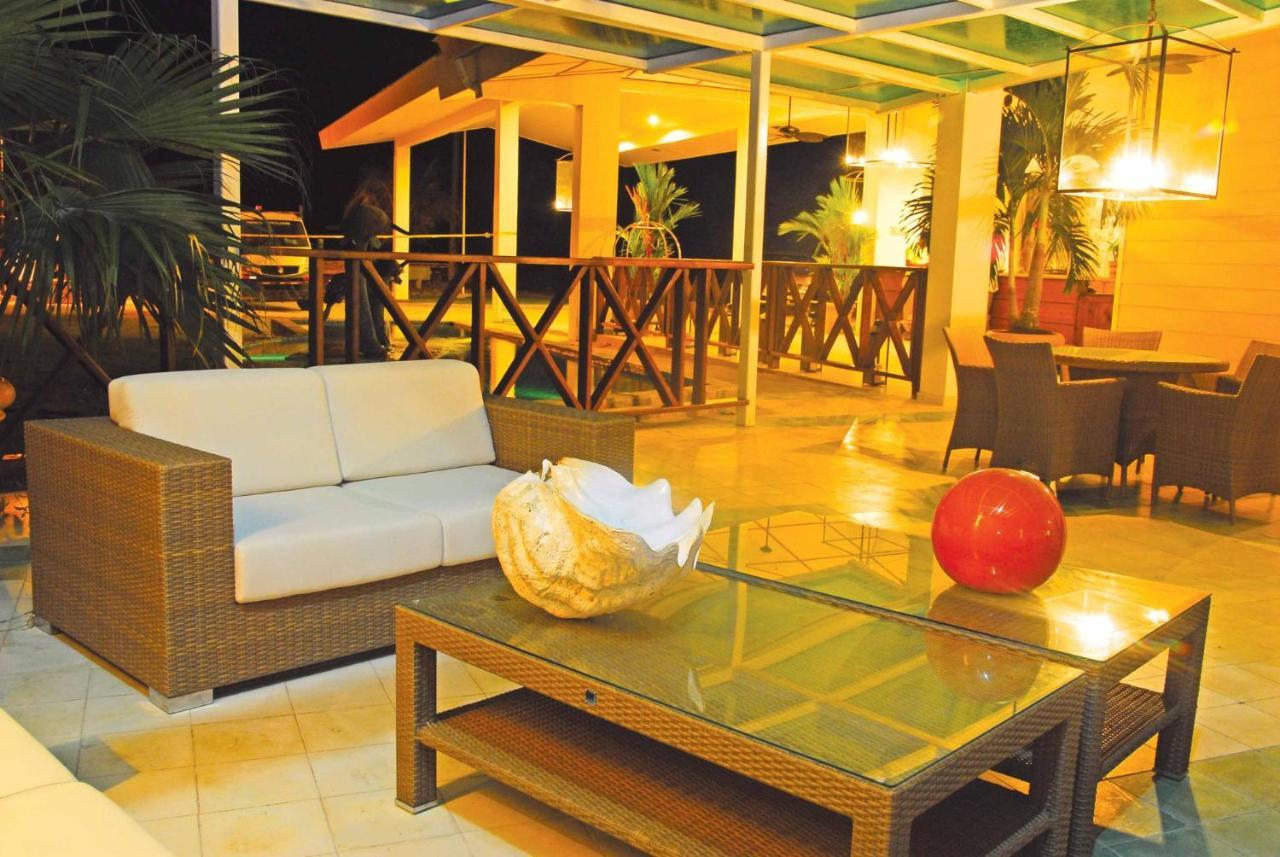 Playa Tortuga Hotel And Beach Resort Bocas del Toro Exterior photo
