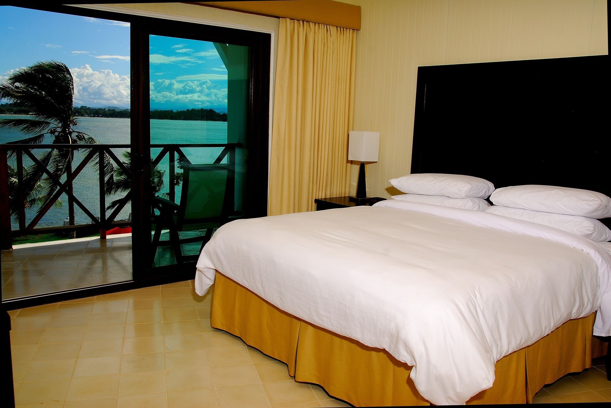 Playa Tortuga Hotel And Beach Resort Bocas del Toro Exterior photo