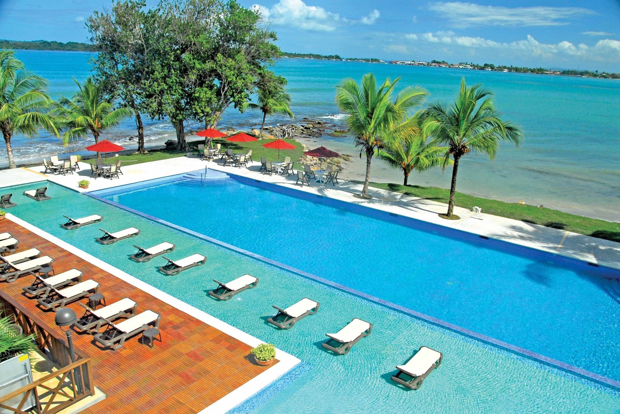 Playa Tortuga Hotel And Beach Resort Bocas del Toro Exterior photo